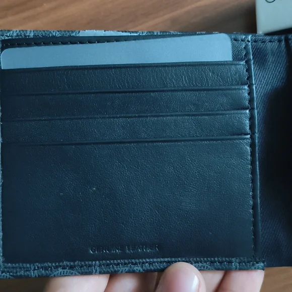 Calvin Klein Wallet - Picture 3 of 4